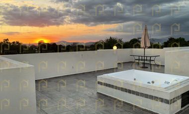 EN VENTA PENTHOUSE AMUEBLADO  CON ROOF GARDEN PRIVADO  EN EL FRACCIONAMIENTO CASCO ANTIGUO, YAUTEPEC, MORELOS.
