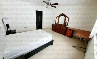 Rento Habitación amueblada, con balcón, en muy bien ubicación con fácil acceso a Anillo Periférico, Blvd. Puerta del Sol, Gonzalitos