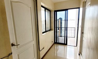 Rento Habitación amueblada, con balcón, en muy bien ubicación con fácil acceso a Anillo Periférico, Blvd. Puerta del Sol, Gonzalitos