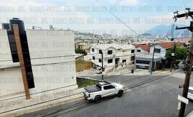 Rento Habitación amueblada, con balcón, en muy bien ubicación con fácil acceso a Anillo Periférico, Blvd. Puerta del Sol, Gonzalitos