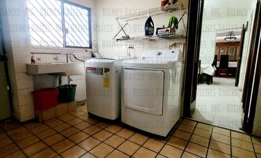 Rento Habitación amueblada, con balcón, en muy bien ubicación con fácil acceso a Anillo Periférico, Blvd. Puerta del Sol, Gonzalitos