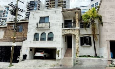 Rento Habitación amueblada, con balcón, en muy bien ubicación con fácil acceso a Anillo Periférico, Blvd. Puerta del Sol, Gonzalitos