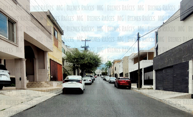 Rento Habitación amueblada, con balcón, en muy bien ubicación con fácil acceso a Anillo Periférico, Blvd. Puerta del Sol, Gonzalitos