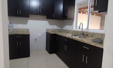 Casa en Renta de tres recamaras en zona costa