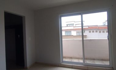 Casa en Renta de tres recamaras en zona costa