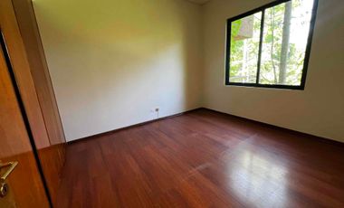 se vende espectacular dpto en Camino Las Flores