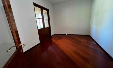 se vende espectacular dpto en Camino Las Flores