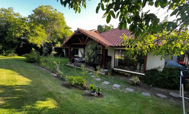 espectacular casa estilo colonial sector los Nogales