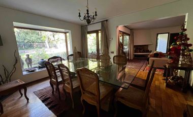 espectacular casa estilo colonial sector los Nogales