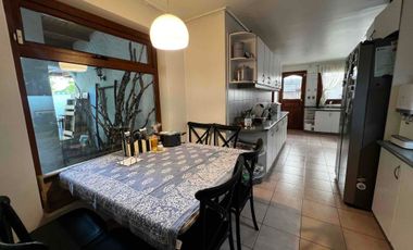 espectacular casa estilo colonial sector los Nogales