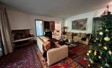 espectacular casa estilo colonial sector los Nogales