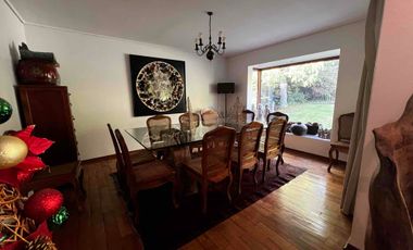 espectacular casa estilo colonial sector los Nogales