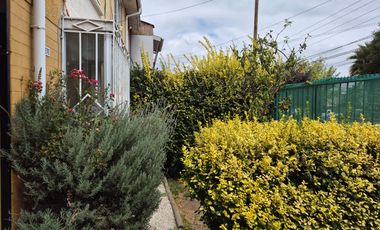 Casa de 2 pisos en arriendo 3 dormitorios y patio con áreas verdes, Quillota