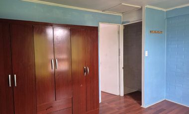 Casa de 2 pisos en arriendo 3 dormitorios y patio con áreas verdes, Quillota