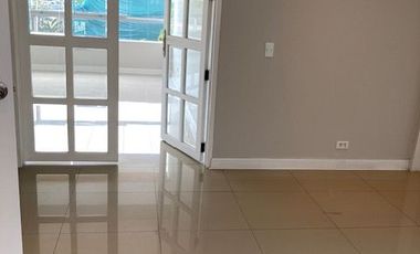 Vendo cómodo departamento de 176 m2 y 3 Dorm en San Isidro - Calle Paul Harris