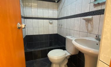 Venta de Casa Familiar de 3 Pisos con cochera