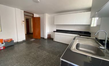 Venta de Casa Familiar de 3 Pisos con cochera