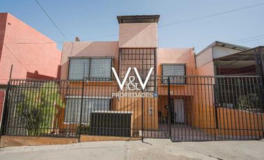 SE VENDE HERMOSA CASA EN CALLE PAMPA GERMANIA.