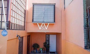 SE VENDE HERMOSA CASA EN CALLE PAMPA GERMANIA.