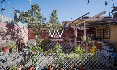 SE VENDE HERMOSA CASA EN CALLE PAMPA GERMANIA.