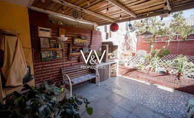 SE VENDE HERMOSA CASA EN CALLE PAMPA GERMANIA.