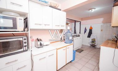 SE VENDE HERMOSA CASA EN CALLE PAMPA GERMANIA.