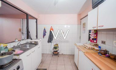 SE VENDE HERMOSA CASA EN CALLE PAMPA GERMANIA.