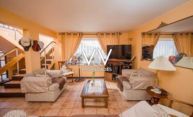 SE VENDE HERMOSA CASA EN CALLE PAMPA GERMANIA.