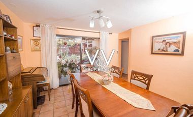 SE VENDE HERMOSA CASA EN CALLE PAMPA GERMANIA.