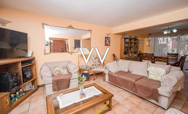 SE VENDE HERMOSA CASA EN CALLE PAMPA GERMANIA.