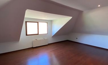 Residencia de Lujo en Condominio del Real I, Chillán