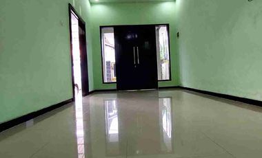 Dijual Rumah Bagus Dan terawat Di Tengah Kota Banyuwangi