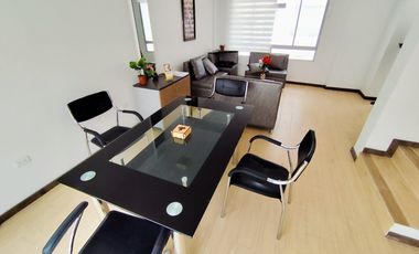 🏠 OFERTA - VENDO CASA TRES PLANTAS. (San Antonio – Mitad del Mundo)