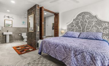 En VENTA Condominio Remodelado en Conchas Chinas Puerto Vallarta