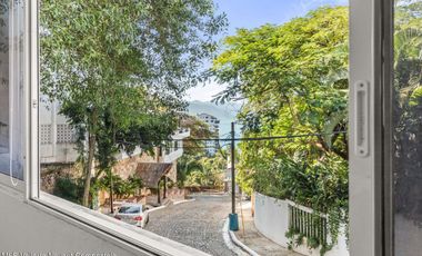 En VENTA Condominio Remodelado en Conchas Chinas Puerto Vallarta
