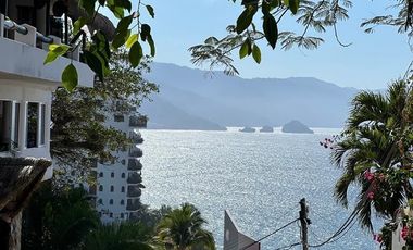 En VENTA Condominio Remodelado en Conchas Chinas Puerto Vallarta