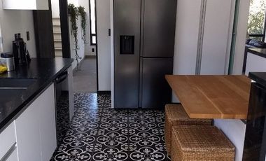 Bonito PH de 2 pisos con un estilo unico moderno!