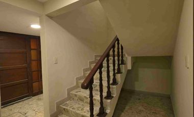 Casa de 3 pisos en RENTA, en privada, en el Fraccionamiento Villas del Álamo, al oriente de la ciudad de Pachuca, en Mineral de la Reforma, Hidalgo.