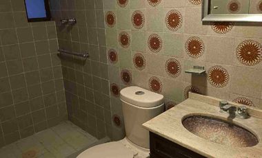 Casa de 3 pisos en RENTA, en privada, en el Fraccionamiento Villas del Álamo, al oriente de la ciudad de Pachuca, en Mineral de la Reforma, Hidalgo.