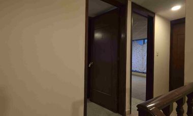 Casa de 3 pisos en RENTA, en privada, en el Fraccionamiento Villas del Álamo, al oriente de la ciudad de Pachuca, en Mineral de la Reforma, Hidalgo.