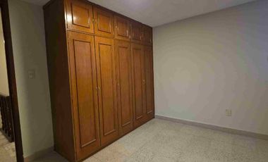 Casa de 3 pisos en RENTA, en privada, en el Fraccionamiento Villas del Álamo, al oriente de la ciudad de Pachuca, en Mineral de la Reforma, Hidalgo.