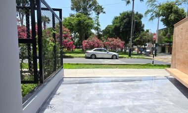 HERMOSOS DEPAS FRENTE AL PARQUE CON BALCÓN Y HERMOSAS ÁREAS COMUNES ENTREGA INMEDIATA