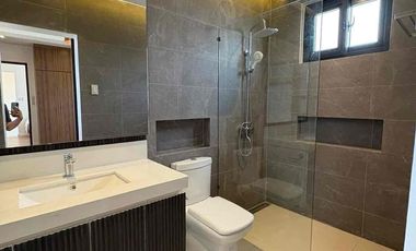 MODERN HOME FOR SALE