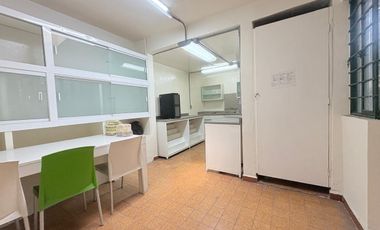 POR EL HOSPITAL MEDICA SUR CASA - OFICINA EN VENTA