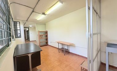 POR EL HOSPITAL MEDICA SUR CASA - OFICINA EN VENTA