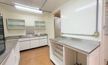 POR EL HOSPITAL MEDICA SUR CASA - OFICINA EN VENTA