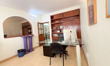 POR EL HOSPITAL MEDICA SUR CASA - OFICINA EN VENTA