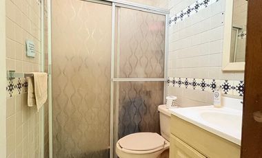 POR EL HOSPITAL MEDICA SUR CASA - OFICINA EN VENTA