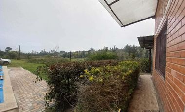 QUINTA CON PISCINA EN VENTA EN PARROQUIA LA ASUNCION