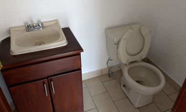 RENTO EDIFICIO DE 500M2, EN CHAPUL ORIENTE, DE 3 NIVELES, CON 11 OFICINAS, 9 BAÑOS.